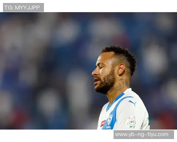 阿图尔与内马尔重聚合影祝福早日回归赛场